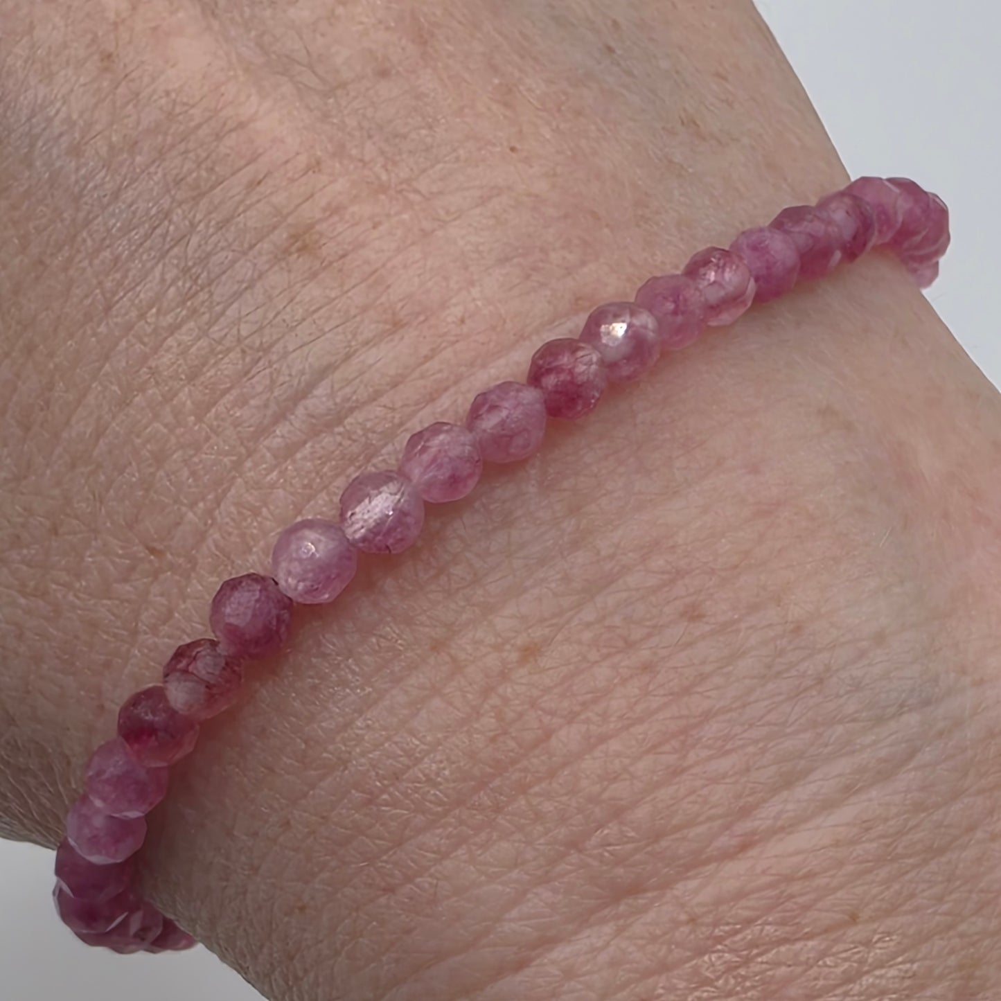 💗 Rosa Turmalin Armband – Herzheilung in feinster Form ☆ 4 mm facettierte Edelsteinperlen • 18 cm Umfang