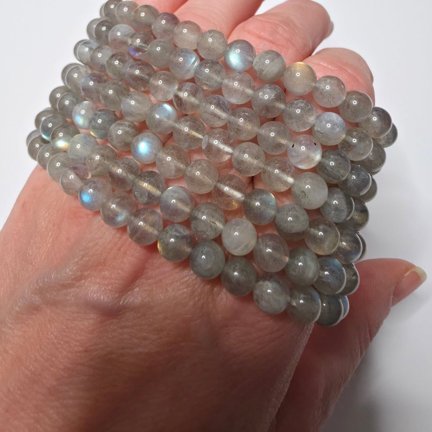 ✨ Labradorit Armband – Magie im Wandel ✨
6 mm Perlen | Handgefertigt | 18 cm Umfang